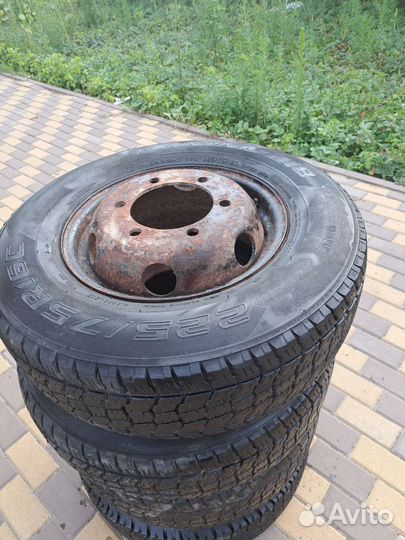 Покрышки с дисками на ЗИЛ бычок