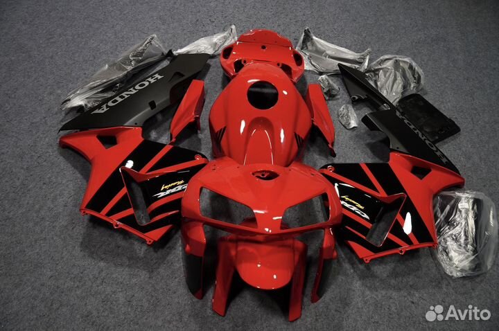 Комплект пластика на Honda CBR 600RR 2005-2006