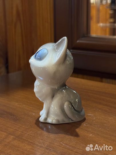 Фигурка статуэтка фарфор кот серый