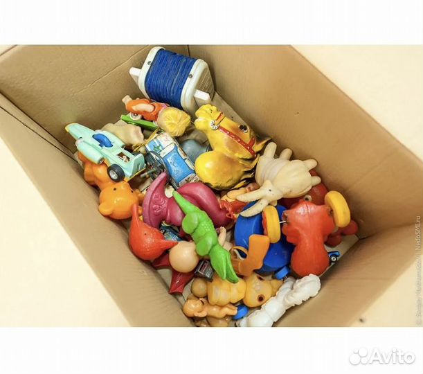 Игрушки коробкой