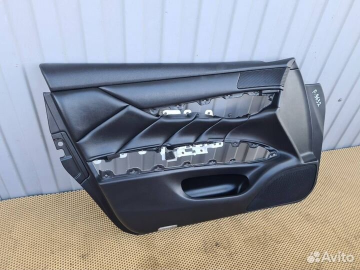 Обшивка двери передняя левая Infiniti M25 M37 Q70