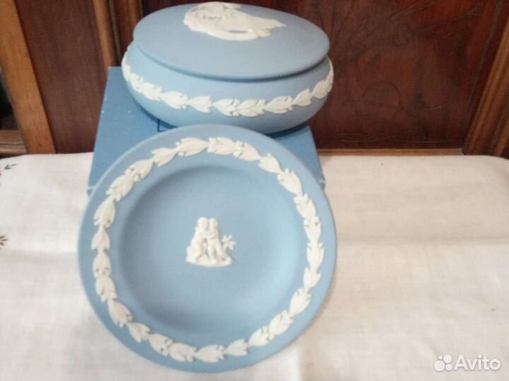 Тарелка,шкатулка Веджвуд