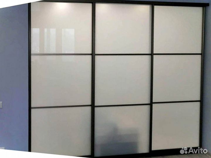 Раздвижная перегородка с матовым стеклом