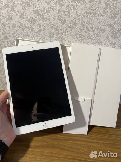 iPad 5 не вкл.Отвязан.Почти идел.Коробка доки