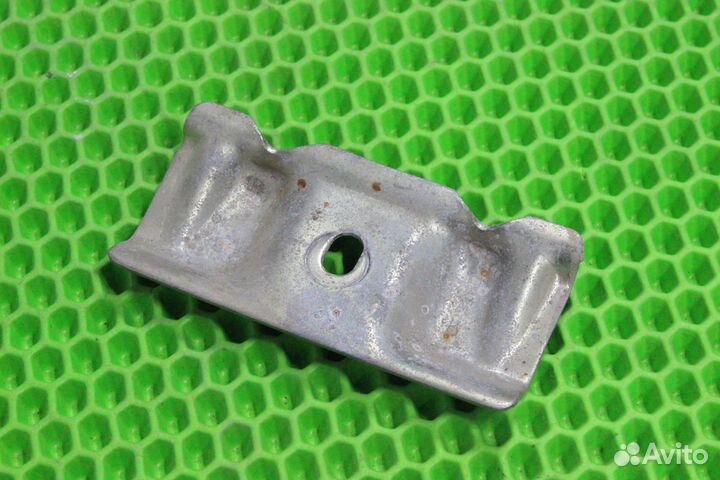 Крепление аккумулятора Mercedes E-Class W210