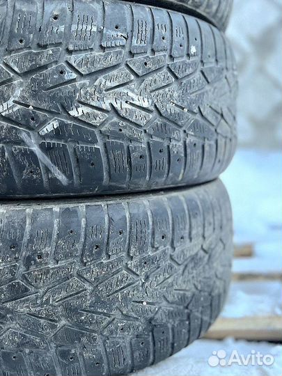 Nokian Tyres Hakkapeliitta 7 215/55 R17 98T