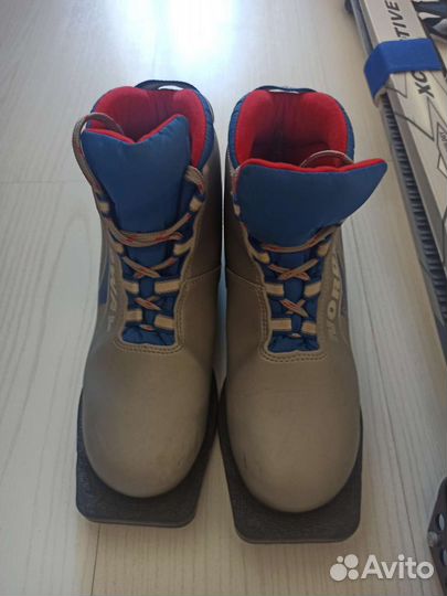 Лыжи беговые (ботинки 37 размер)