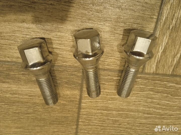 Болты колёсные на Mercedes-Benz