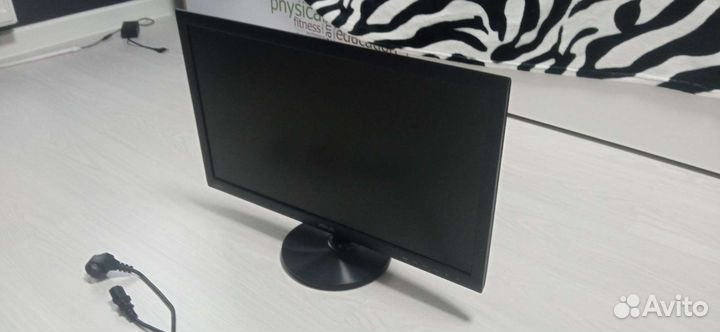 Монитор Asus 23.6