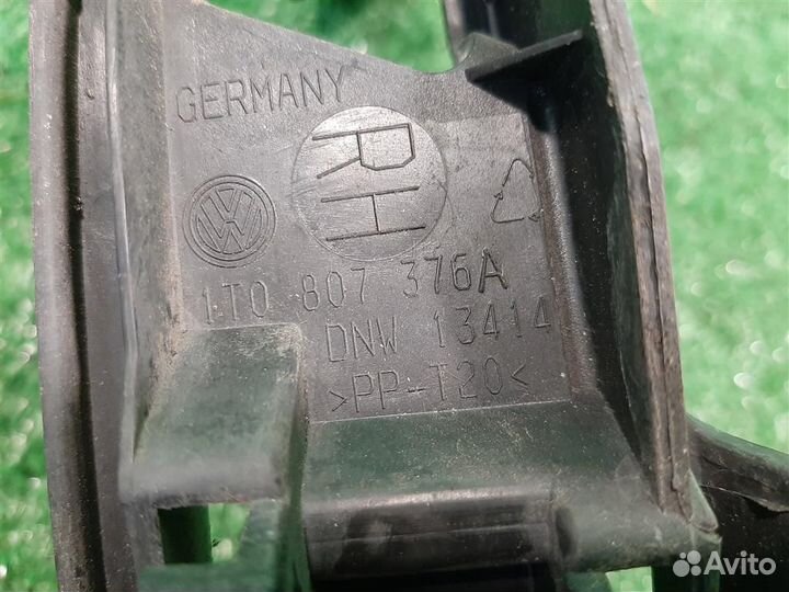 Кронштейн бампера заднего правый volkswagen Toura