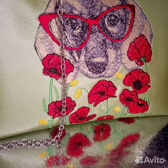 Сумка с вышивкой