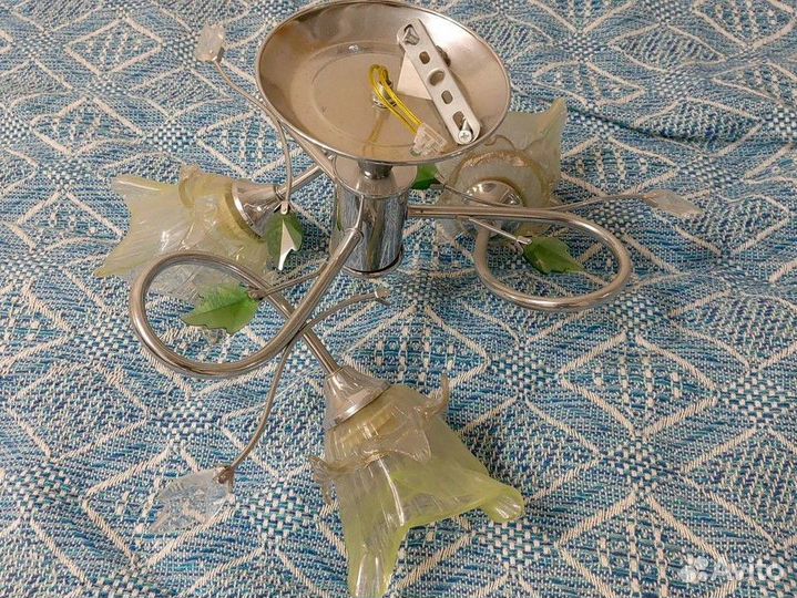 Люстра потолочная на три лампы