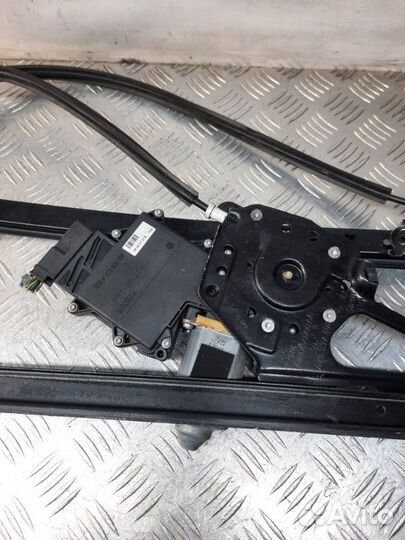 Стеклоподъемник электрический передний правый