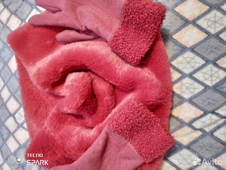 Снут и варежки и перчатки.Зима.два варианта