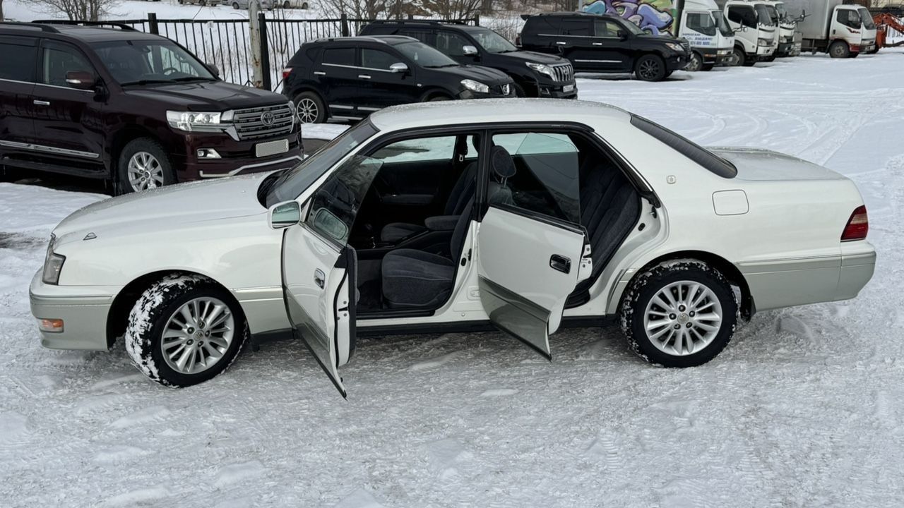 Toyota Crown: фото из отзыва