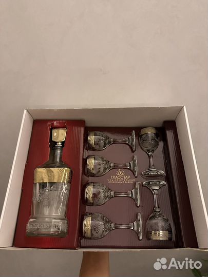 Набор рюмок и графин
