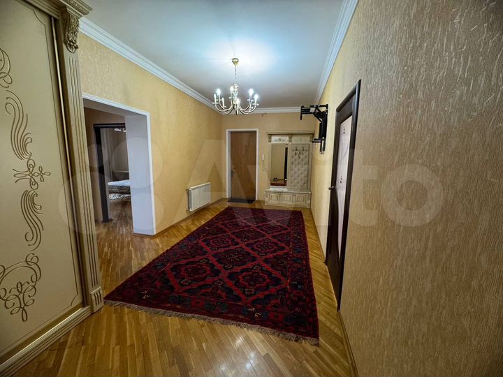 3-к. квартира, 102 м², 7/7 эт.