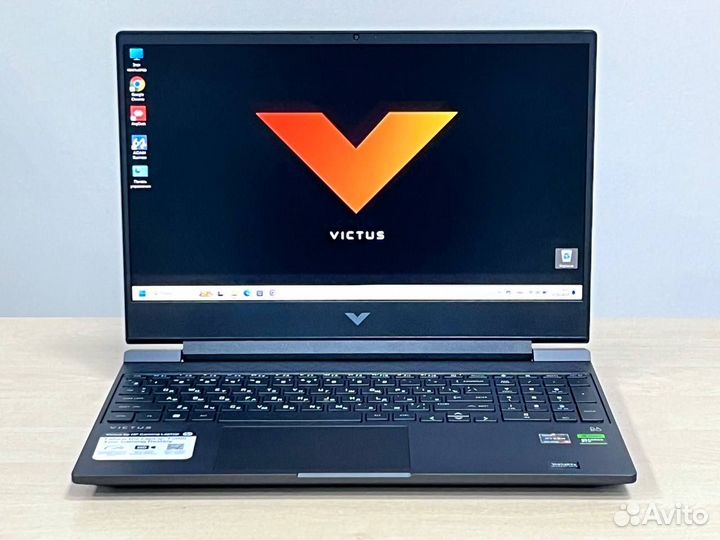 Шикарный игровой ноутбук HP Victus 15-fb1013dx
