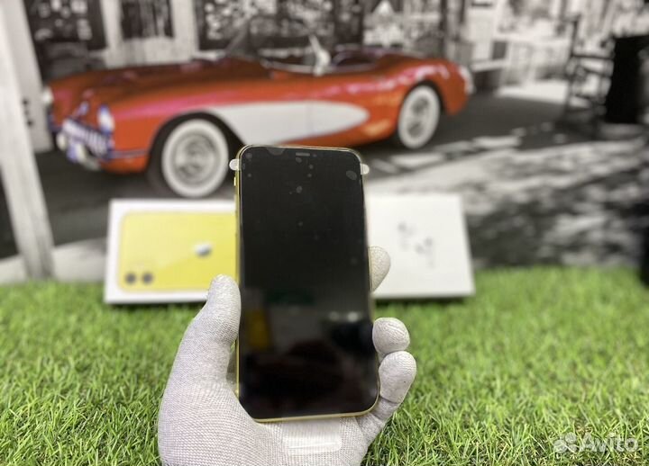 iPhone 11, 64 ГБ