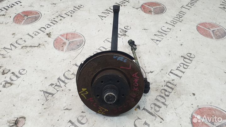 Ступица передняя левая на Mercedes-Benz W126