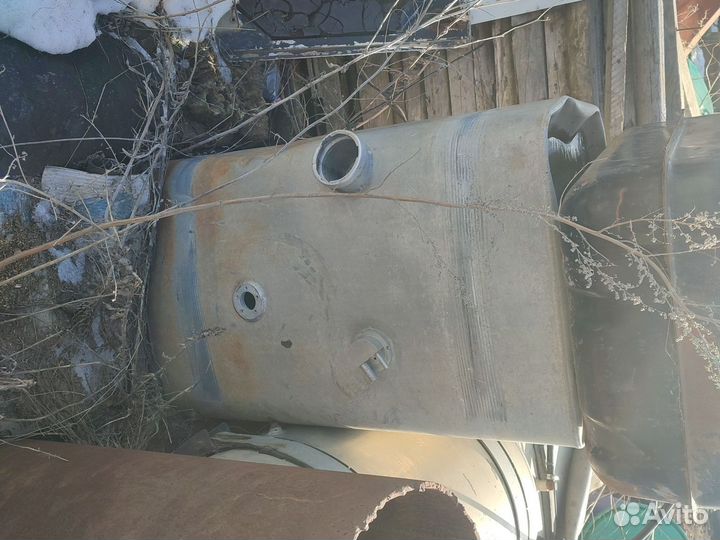 Бак топливный