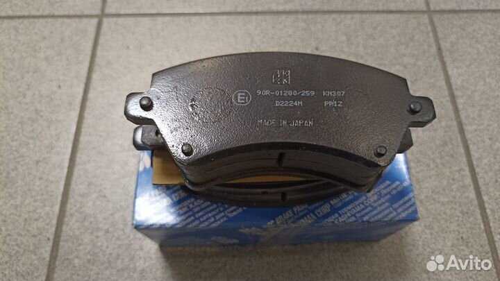 Колодки передние Toyota Corolla 120 (01-07)