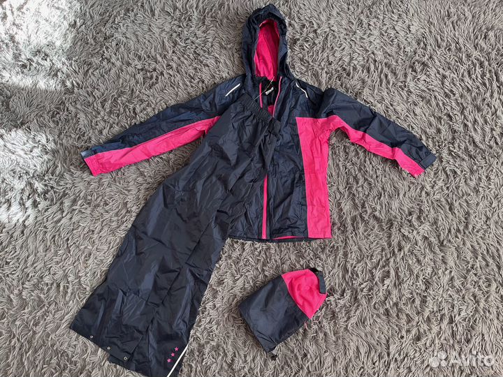 Костюм из плащевки и джинсы на девочку 146-154