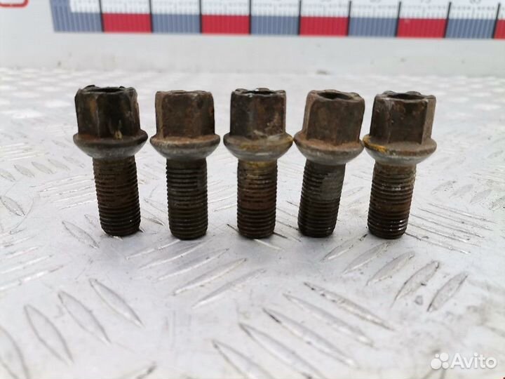 Болт Audi A6 4B/C5 2000 701601139B