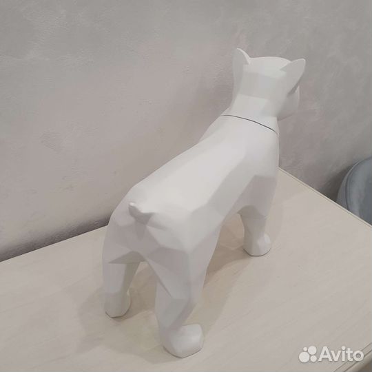 Гипсовая скульптура собаки