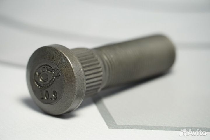 Болт ступицы Еврошпилька