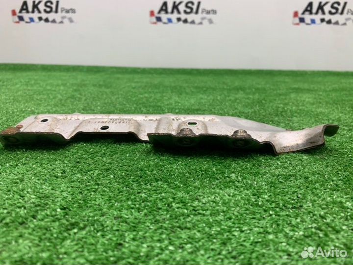 Теплоизоляционный экран левый Bmw 6 F13 N63B44B
