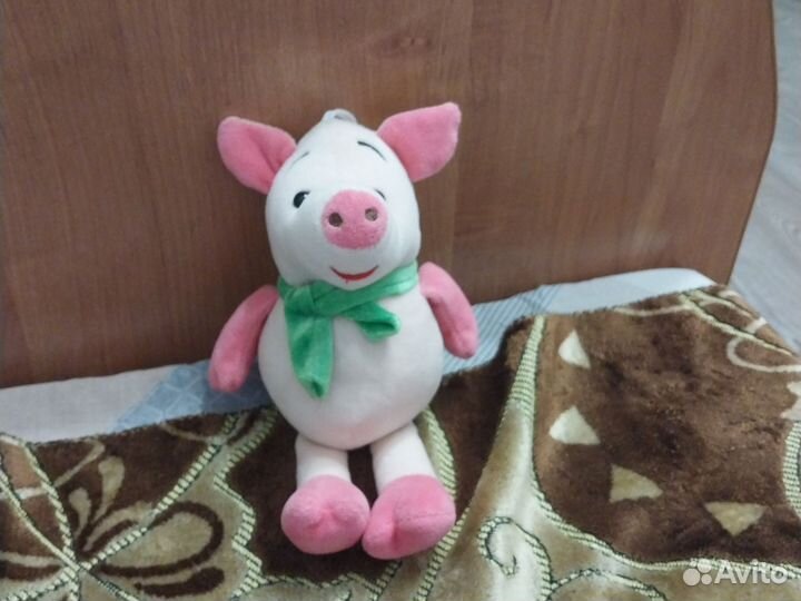 Игрушка поёт