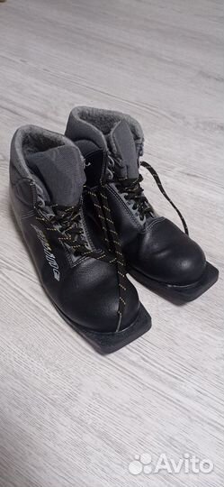 Лыжные ботинки