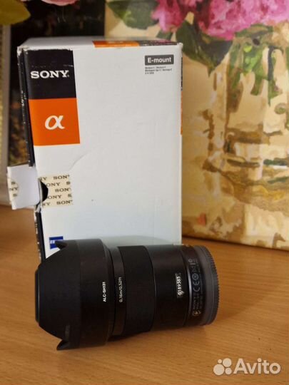 Объектив для sony e 24мм f1,8 ZA