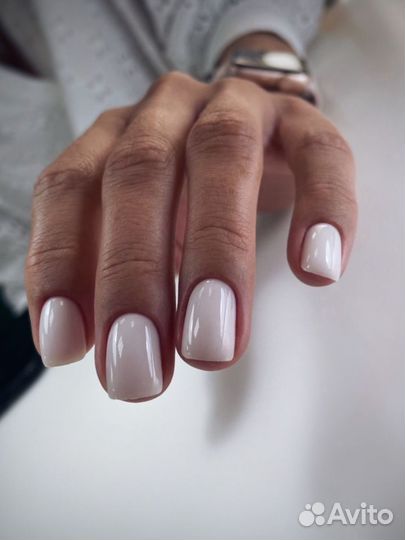 Маникюр и педикюр