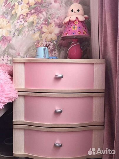 Набор мебели в детскую комнату