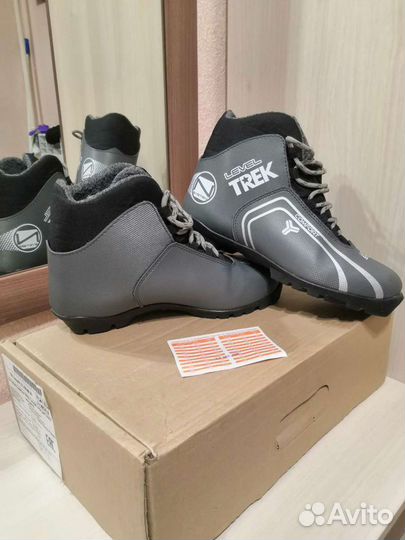 Лыжные ботинки