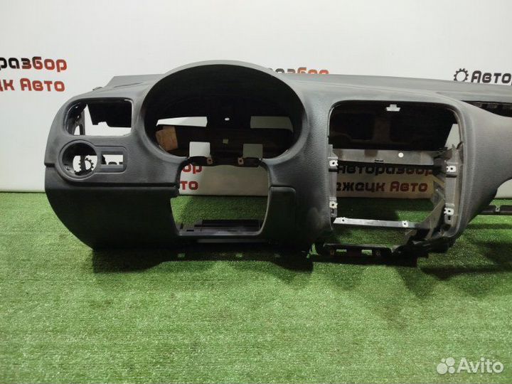 Торпедо Volkswagen Polo седан cfna 2011