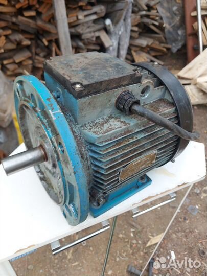 Электродвигатель 3 квт аир100S4 б.у 380