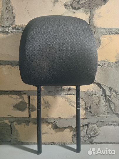 Подголовник задний