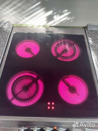 Электроплита со стеклокерамикой и духовкой