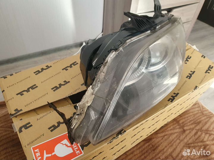 Фара левая mazda 3 bk