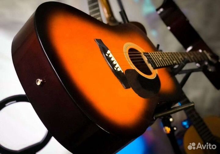 Гитара с чехлом (в комплекте)