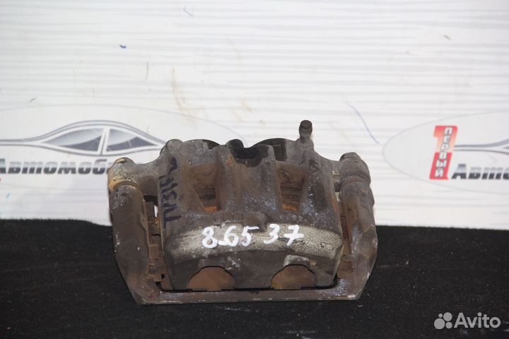 Суппорт перед лево c Nissan Presage TU30 QR25DE