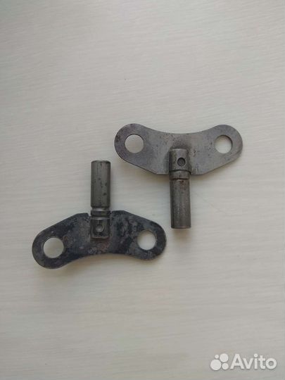 Ключ для часов очз- Янтарь