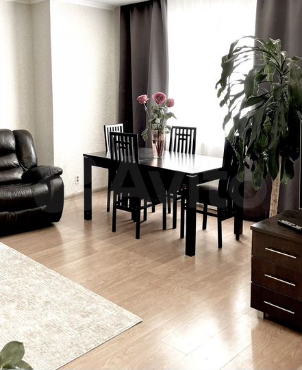 4-к. квартира, 117 м², 9/10 эт.