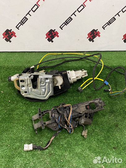 Замок двери задний левый Mercedes s320 w220