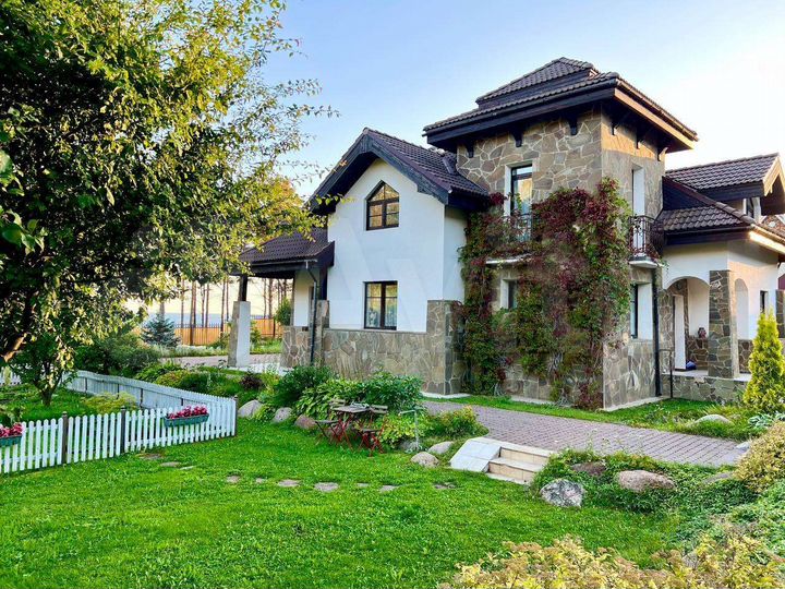 Коттедж 210 м² на участке 23 сот.