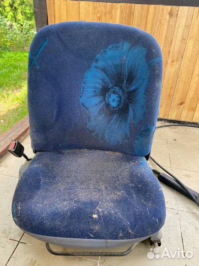 Передние сиденья twingo