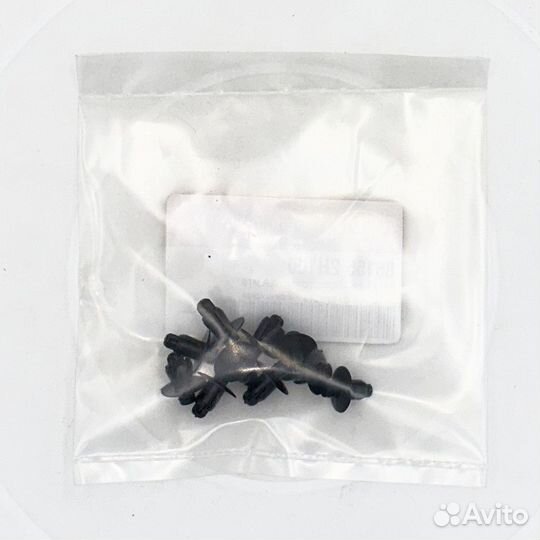 Фиксатор решетки воздухозаборника Hyundai Kia